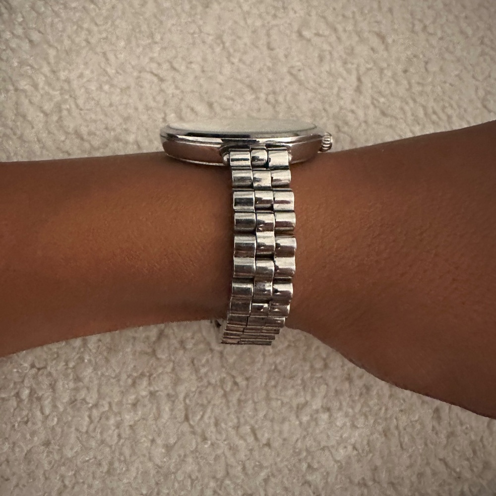 KATE SPADE SILVER WATCH - Picture 3 of 3